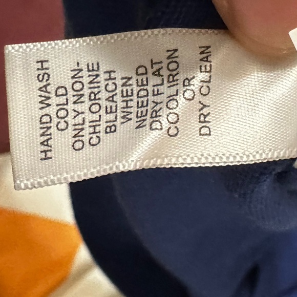 Banana Republic V-Neck Sweater - Size XL new with tag - Picture 7 of 7